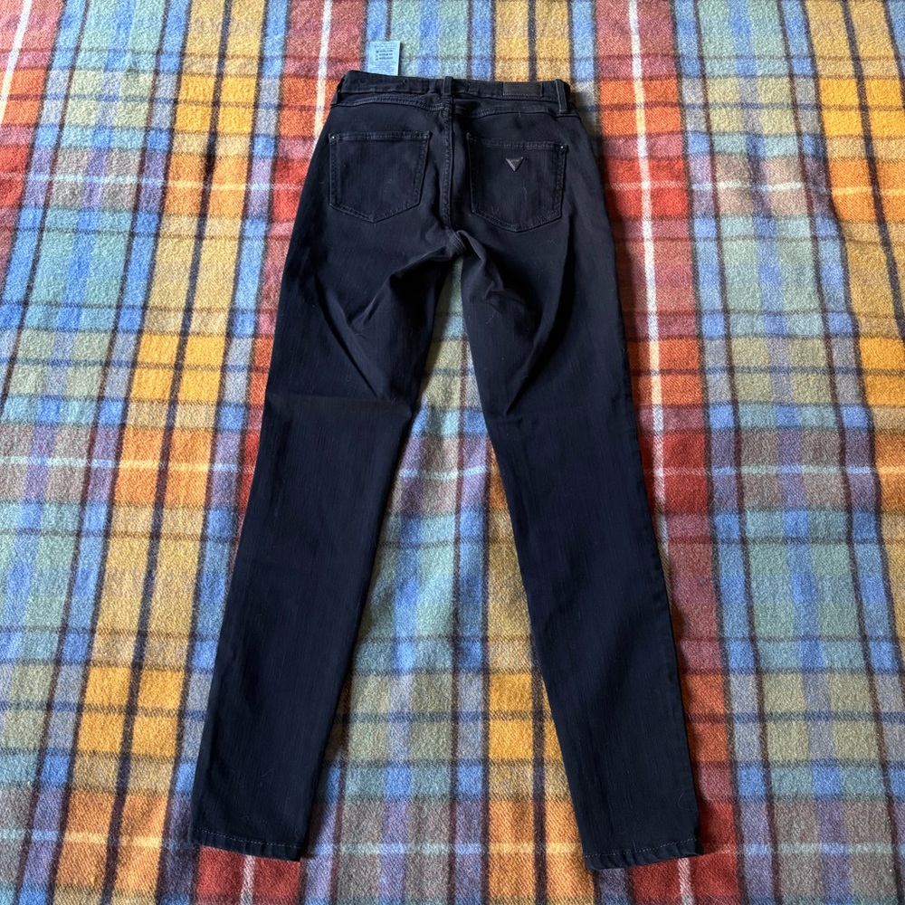 Guess 1981 Skinny Jeans in Black